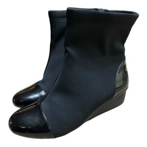 Ros Hommerson EASTON Black Stretch Patent Leather Ankle High Boot Size 7.5
